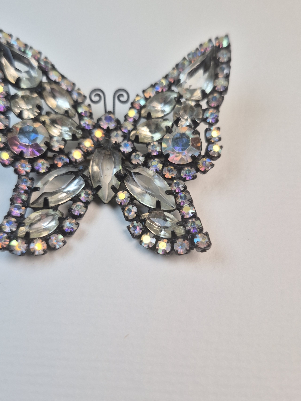 WEISS- 1950S Jappanned Butterfly Pin - Clear/Aurora CAROLE Tanenbaum Collectio